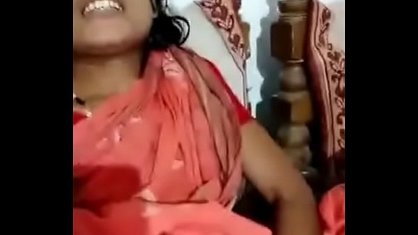 Open Sexy Video Hindi - Desi sexy bhabhi open her saree and make video - Hindi Porn
