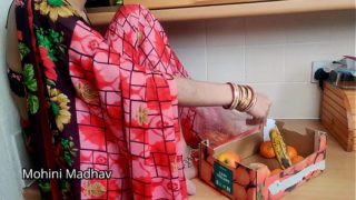 XXX indian desi fruit seller aunty fucked hard by customer’s big dick in hot saree hindi audio | Mohini Madhav